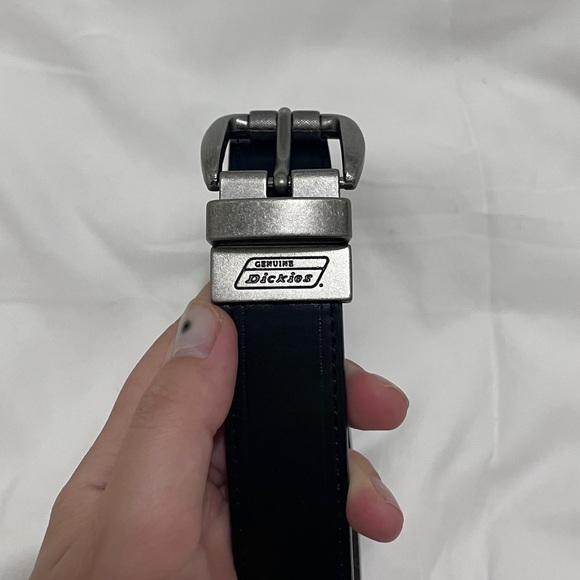 Dickies Imitation Leather Reversible Black & Brown Belt - Picture 2 of 3